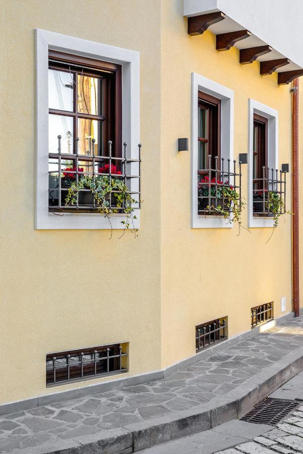 Petrou Suites Yanya Dış mekan fotoğraf